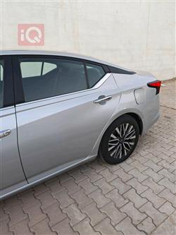 نيسان ألتيما